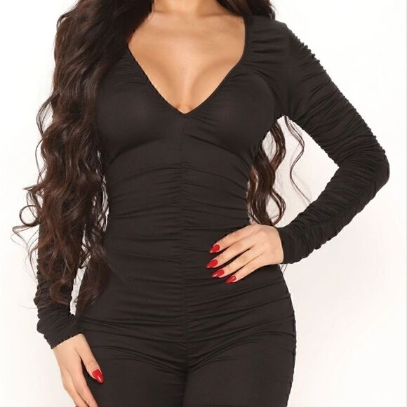 Nwt Fashion Nova All Rouched Up Jumpsuit Size Small - Picture 2 of 3